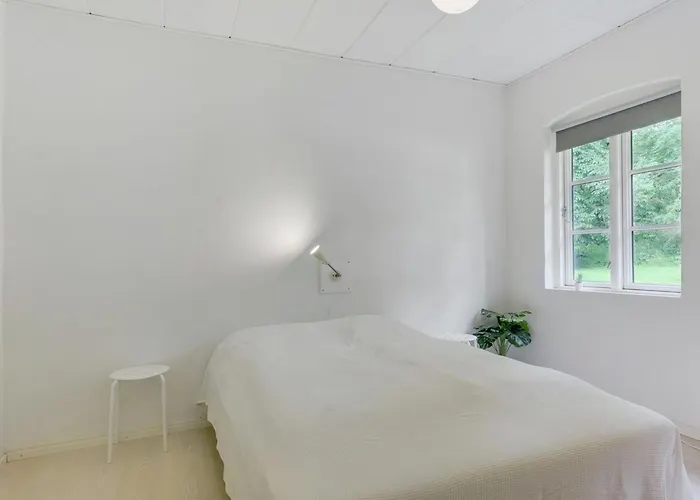 Rosa - 300m From The Sea By Interhome